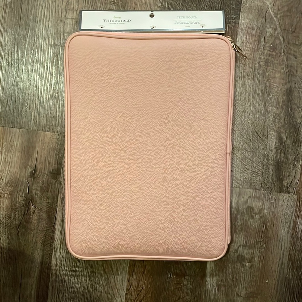 Laptop pouch